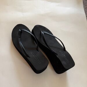 Stylish Black Flip Flop Sandals